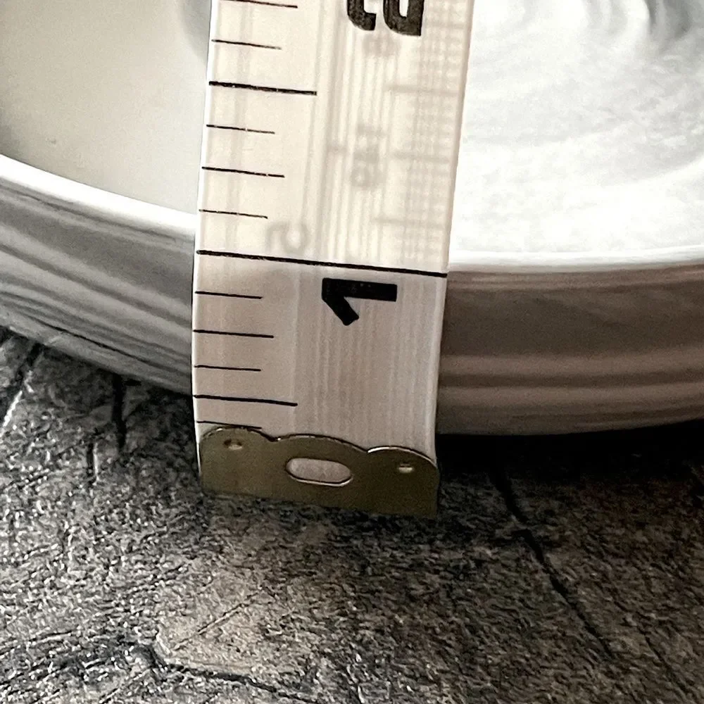 Gray and White Ceramic Soap Dish (6 in diameter, 1 in tall)
